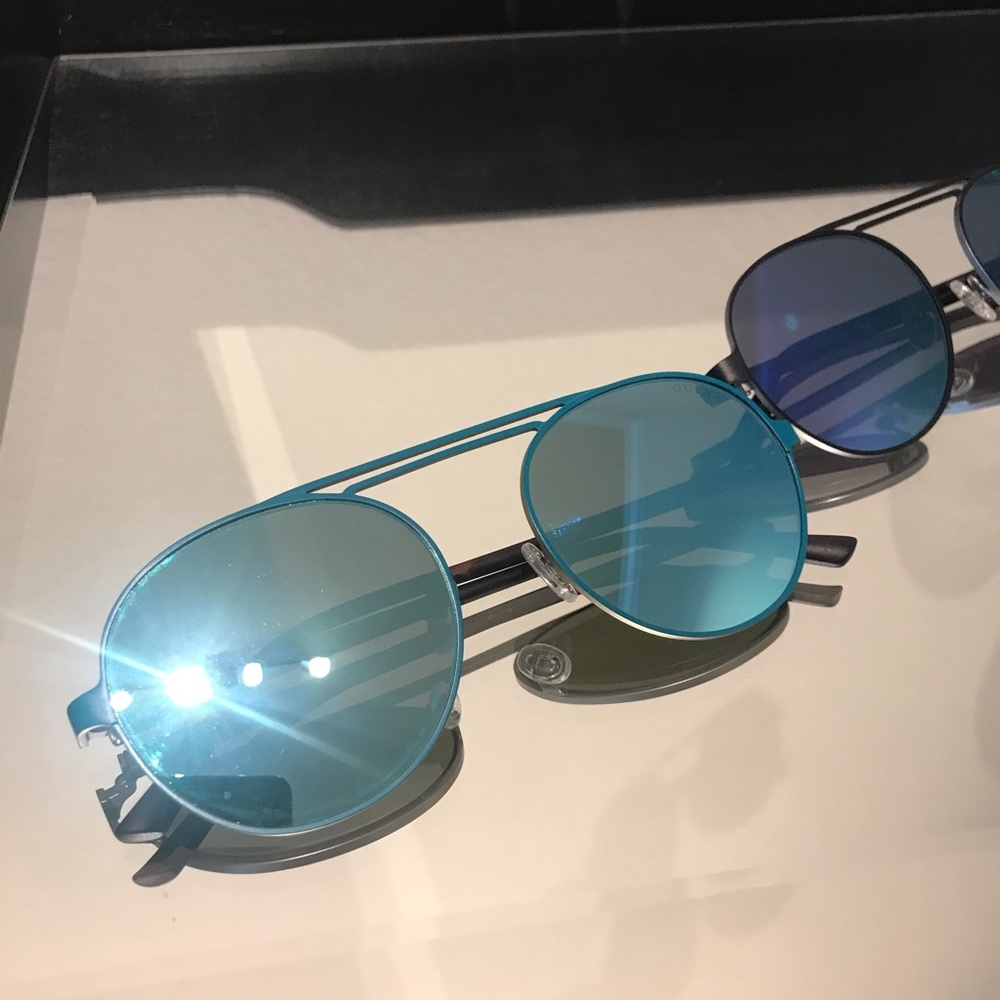 New Aurhenitic Guess Sunglasses